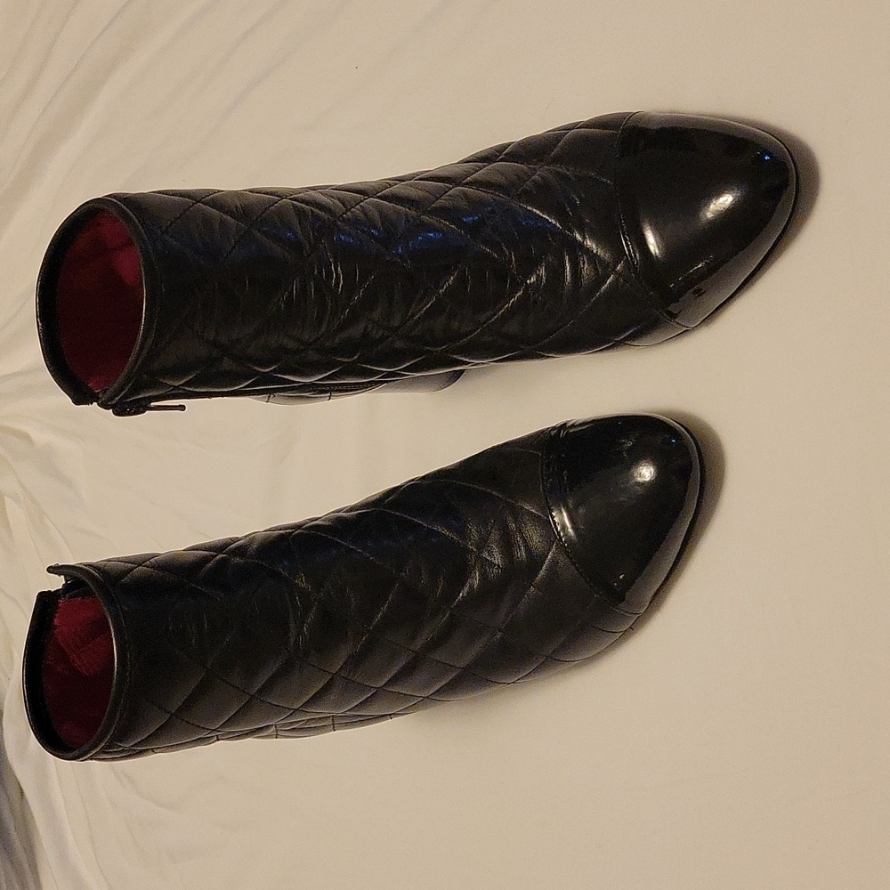 Women's LeBabe black boots. Like new.  Size 39
